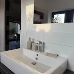 度假居 Auszeit Am Mit Kamin Und Whirlpool, Naehe Berlin 巴特萨罗皮斯库夫