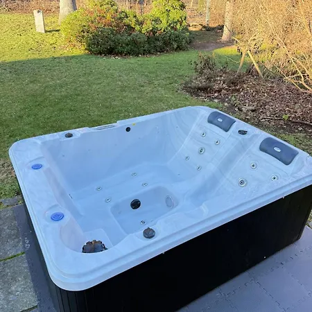 Auszeit Am Mit Kamin Und Whirlpool, Nähe Berlin *