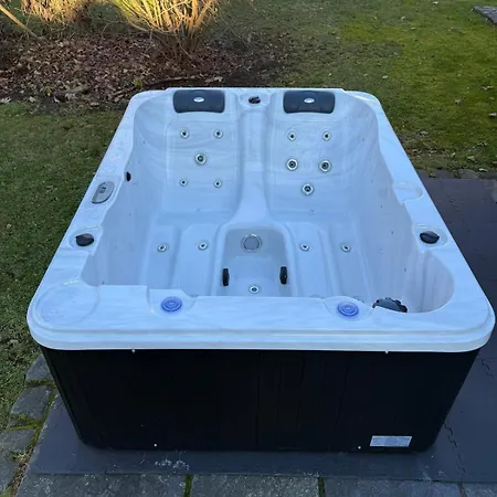 Auszeit Am Mit Kamin Und Whirlpool, Nähe Berlin